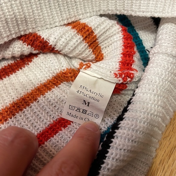 Sweater tank size medium - Picture 3 of 3